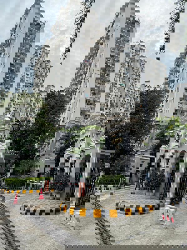 3 BHK Apartment For Sale in DLF The Carlton Estate