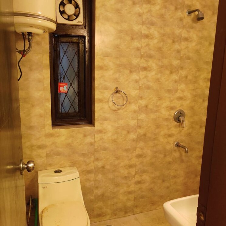 undefined, ip extension 3 Bedroom 1250 Sq.Ft. Apartment In Ip Extension Delhi 9858070