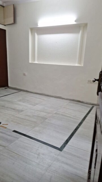 Room in 3 BHK Apartment at Ip Extension – for Rent