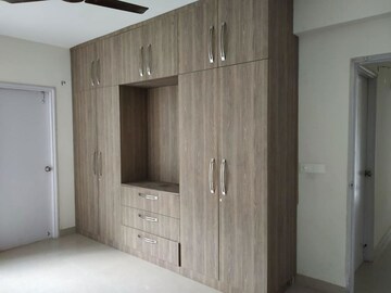 Room in 3.5 BHK Apartment at Sare Crescent Parc Green Parc, Sector 92 – for Sale