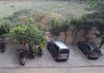 Parking in 3.5 BHK Apartment at Sare Crescent Parc Green Parc, Sector 92 – for Sale