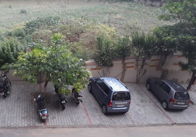  Parking, sare-crescent-parc-green-parc 3.5 Bedroom 1592 Sq.Ft. Apartment In Sector 92 Gurgaon 9858054