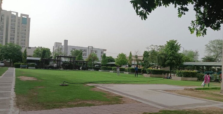 Garden, sare-crescent-parc-green-parc 3.5 Bedroom 1592 Sq.Ft. Apartment In Sector 92 Gurgaon 9858054