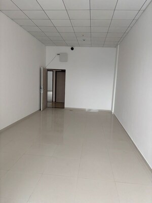 Room in  Office Space at The Platinum Towers, Kharadi – for Rent