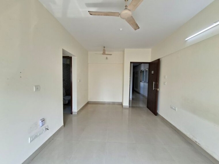 Room, the-wadhwa-solitaire 1 Bedroom 450 Sq.Ft. Apartment In Kolshet Road Thane 9858081