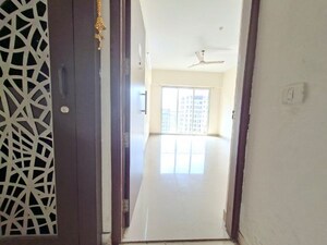 1 BHK Apartment For Sale in The Wadhwa Solitaire, Kolshet Road