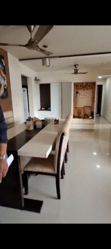 Master Bedroom in 3 BHK Apartment at DLH Orchid, Andheri West – for Rent