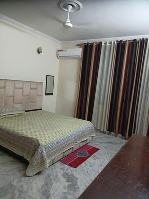Bedroom in 2 BHK Builder Floor at Palam Vihar – for Rent