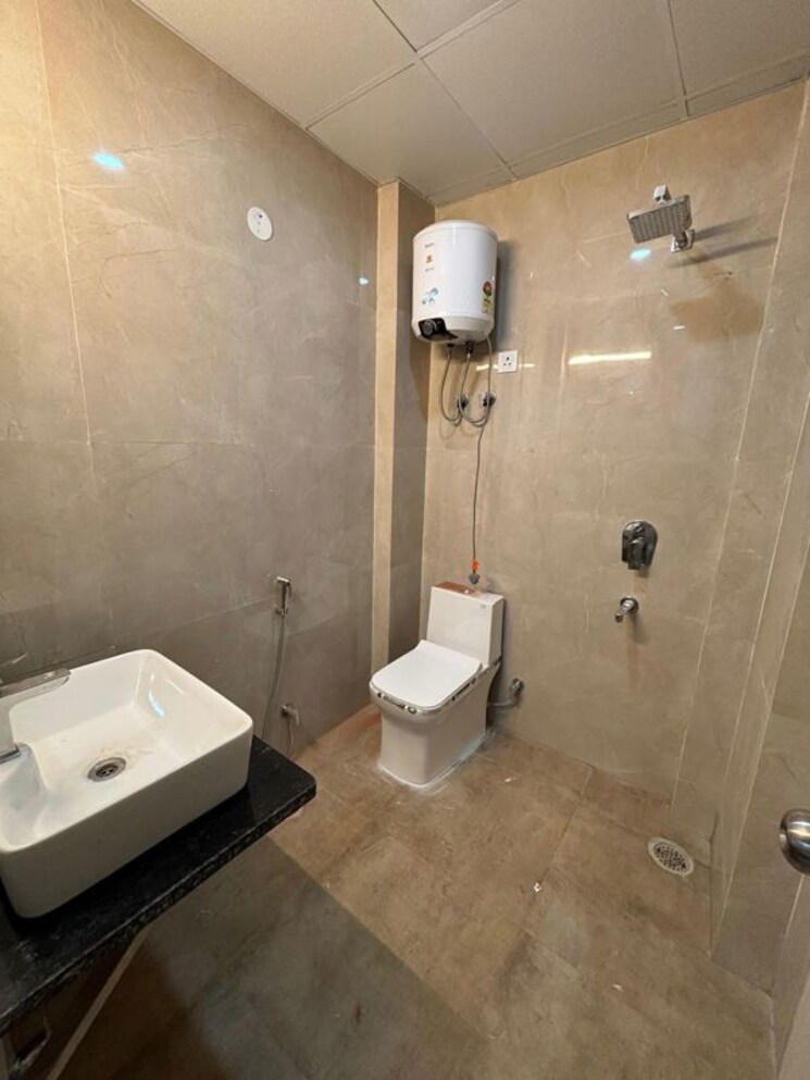 Bathroom, saket 2 Bedroom 900 Sq.Ft. Apartment In Saket Delhi 9858105