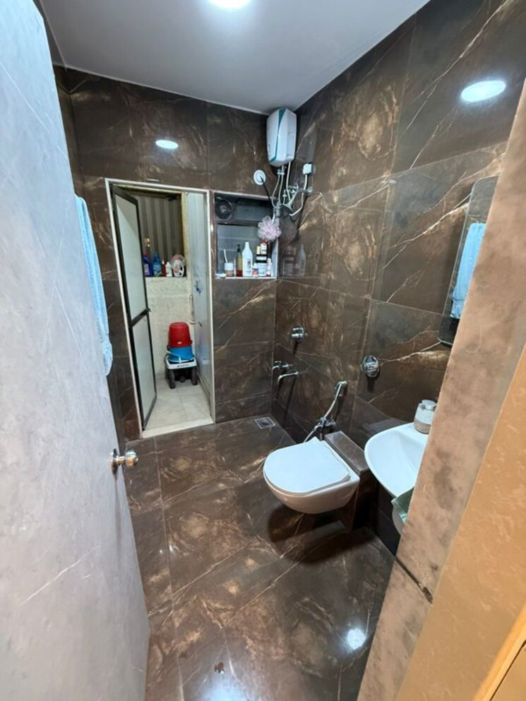 Bathroom, ashar-edge 3 Bedroom 980 Sq.Ft. Apartment In Pokhran Road No Two Thane 9858090