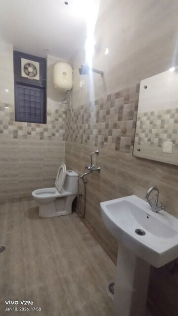 Bathroom in 2 BHK Builder Floor at Sector 23 – for Rent