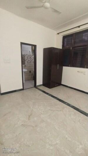 Room in 2 BHK Builder Floor at Sector 23 – for Rent