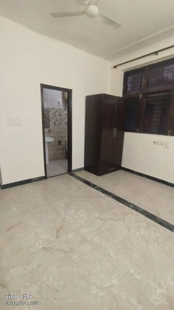 Room in 2 BHK Builder Floor at Sector 23 – for Rent