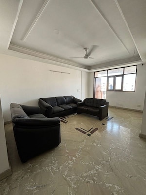 Master Bedroom in 4 BHK Apartment at Anand Niketan CGHS, Sector 52 – for Rent