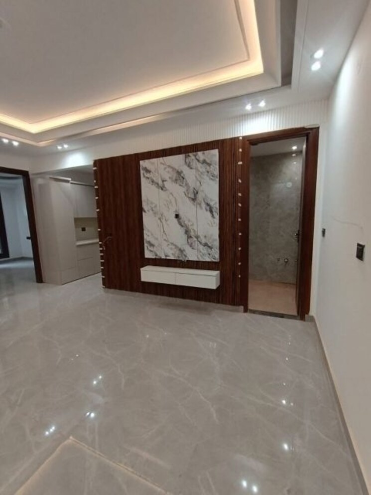 Room, mahavir enclave 1 3 Bedroom 1000 Sq.Ft. Apartment In Mahavir Enclave 1 Delhi 9858145