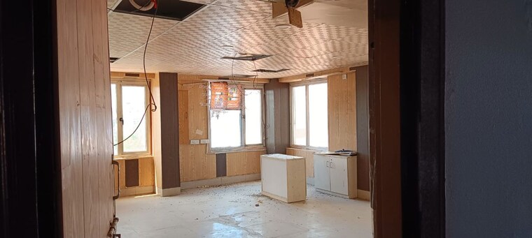 Room, rohini sector 8 Commercial Office Space 325 Sq.Ft. In Rohini Sector 8 Delhi 9858140