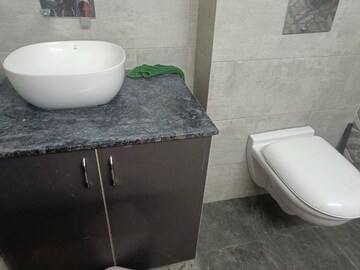 Master Bedroom in 3 BHK Builder Floor at Ardee City, Sector 52 – for Rent