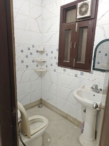 Bathroom in 3 BHK Builder Floor at Sector 46 – for Rent