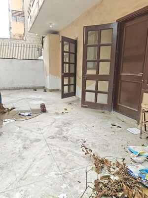 Parking in 3 BHK Builder Floor at Sector 47 – for Rent