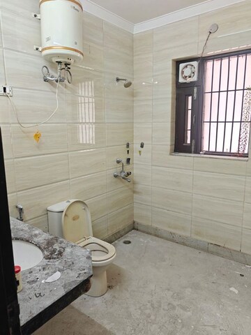 Bathroom in 3 BHK Builder Floor at Sector 47 – for Rent