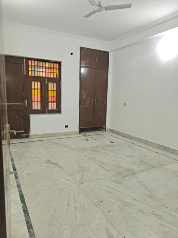 Room in 3 BHK Builder Floor at Sector 47 – for Rent