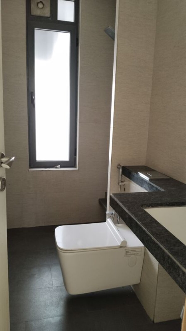 Bathroom, sanghi-residency 4 Bedroom 2200 Sq.Ft. Apartment In Prabhadevi Mumbai 9858207