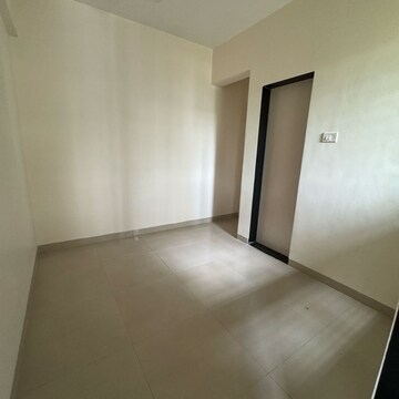 Room in 3.5 BHK Apartment at Venkatesh Flora Phase II, Mundhwa – for Rent