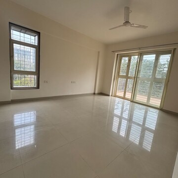 Room in 3.5 BHK Apartment at Venkatesh Flora Phase II, Mundhwa – for Rent