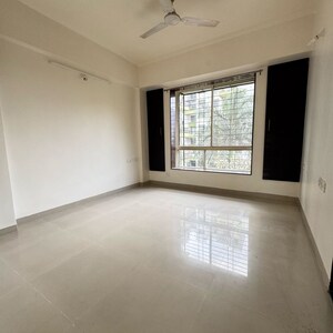 Room in 3.5 BHK Apartment at Venkatesh Flora Phase II, Mundhwa – for Rent