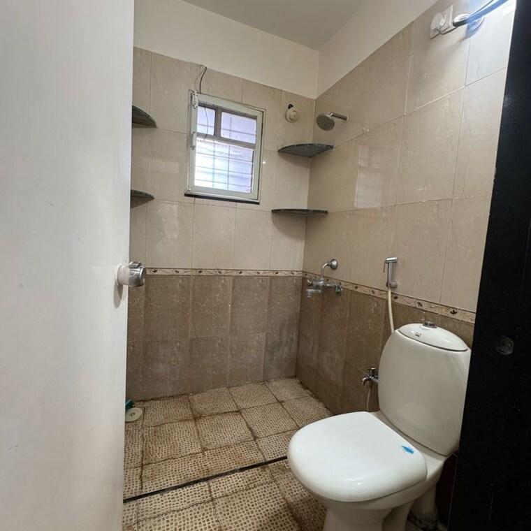 Bathroom, venkatesh-flora-phase-ii 3.5 Bedroom 2200 Sq.Ft. Apartment In Mundhwa Pune 9858211