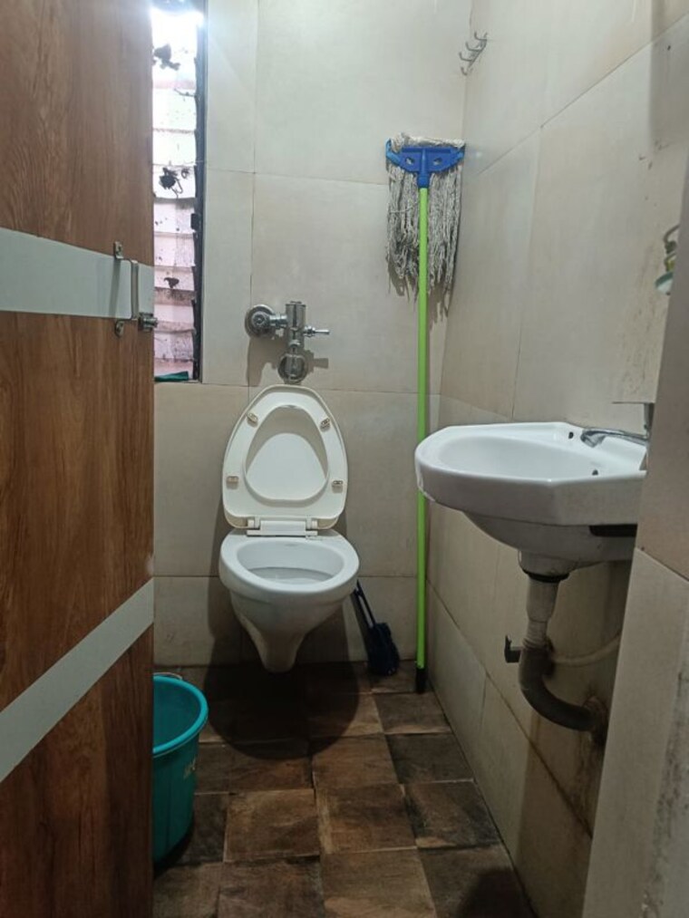 Bathroom, shelton-sapphire Commercial Office Space 992 Sq.Ft. In Cbd Belapur Sector 15 Navi Mumbai 9858266