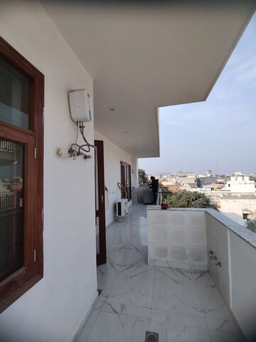 Kitchen in 3 BHK Builder Floor at Sector 45 – for Rent