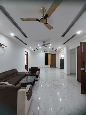 Bedroom in 3 BHK Builder Floor at Sector 45 – for Rent