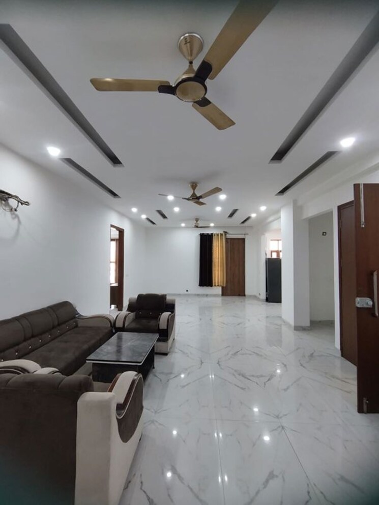 Bedroom, sector 45 3 Bedroom 2700 Sq.Ft. Builder Floor In Sector 45 Gurgaon 9858330