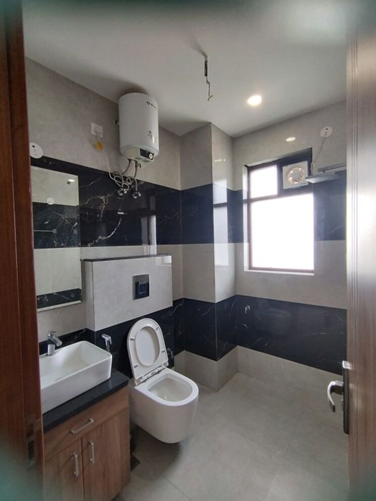 Kitchen, sector 45 3 Bedroom 2700 Sq.Ft. Builder Floor In Sector 45 Gurgaon 9858330