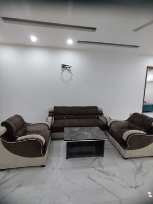 Living Room in 3 BHK Builder Floor at Sector 45 – for Rent