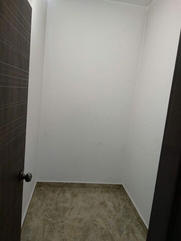 Room in 2.5 BHK Apartment at MI Rustle Court, Gomti Nagar – for Rent