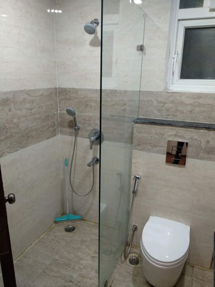 Bathroom, mi-rustle-court 2.5 Bedroom 1550 Sq.Ft. Apartment In Gomti Nagar Lucknow 9858337