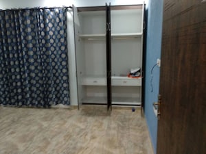 Room in 2.5 BHK Apartment at MI Rustle Court, Gomti Nagar – for Rent