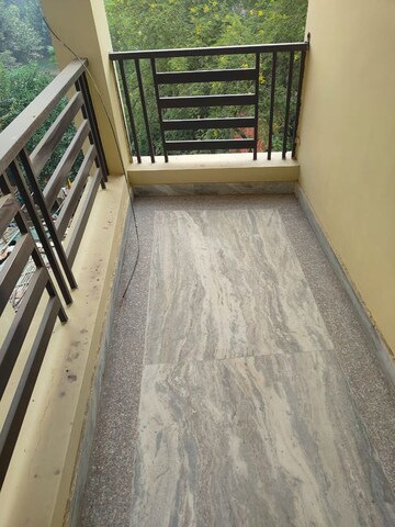 Balcony in 2.5 BHK Builder Floor at RWA Residential Society Sector 46, Sector 46 – for Rent