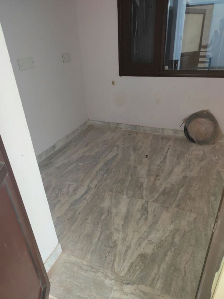 Room, rwa-residential-society-sector-46 2.5 Bedroom 190 Sq.Yd. Builder Floor In Sector 46 Gurgaon 9858411