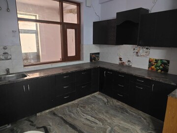 Kitchen in 2.5 BHK Builder Floor at RWA Residential Society Sector 46, Sector 46 – for Rent