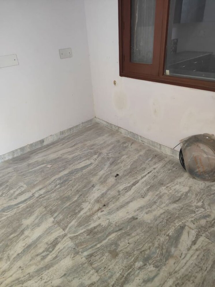 Room, rwa-residential-society-sector-46 2.5 Bedroom 190 Sq.Yd. Builder Floor In Sector 46 Gurgaon 9858411