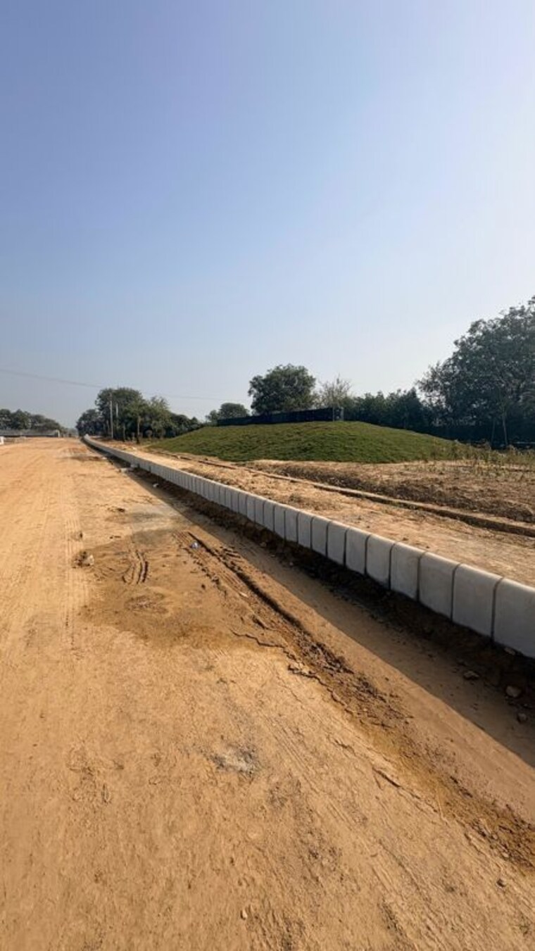 undefined, sector 98  500 Sq.Yd. Plot In Sector 98 Faridabad 9858683