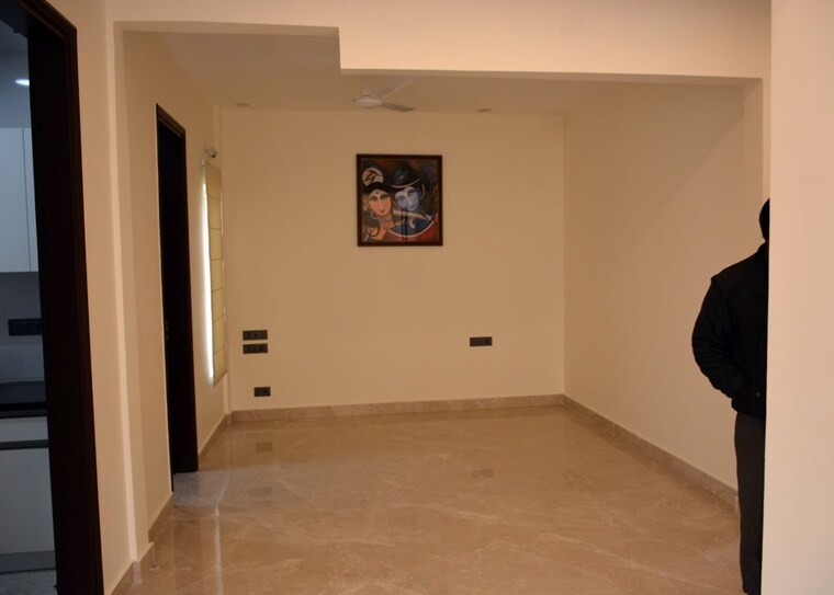 Room, sector 16 3.5 Bedroom 1178 Sq.Ft. Independent House In Sector 16 Panchkula 9858624