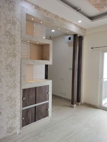 Room in 2 BHK Apartment at Jm Orchid, Sector 76 – for Rent