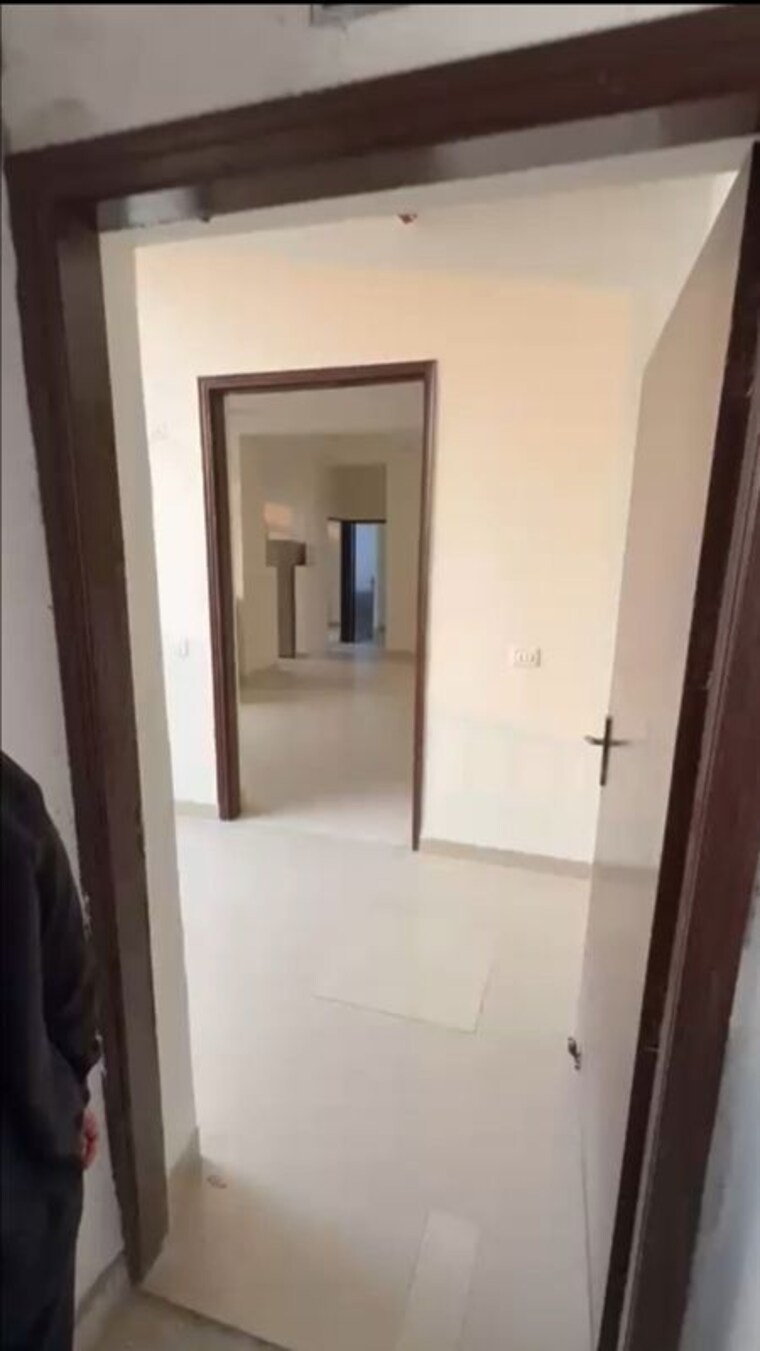 Room, amrapali-heartbeat-city 3 Bedroom 1350 Sq.Ft. Apartment In Sector 107 Noida 9858929