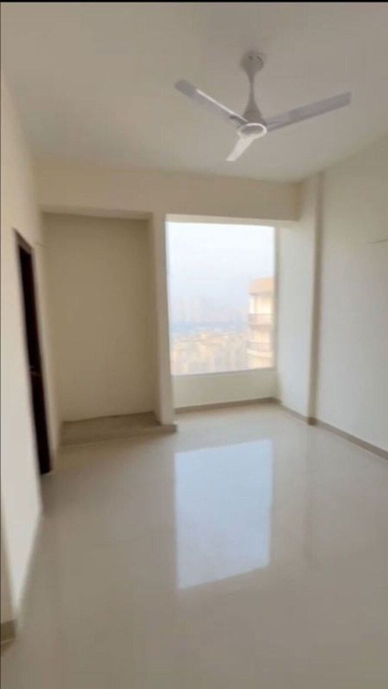 Room, amrapali-heartbeat-city 3 Bedroom 1350 Sq.Ft. Apartment In Sector 107 Noida 9858929