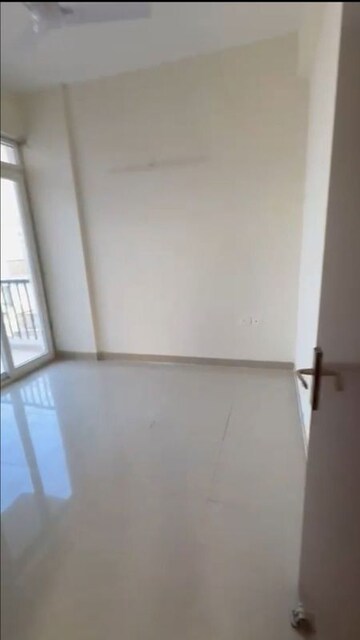Room in 3 BHK Apartment at Amrapali Heartbeat City, Sector 107 – for Rent