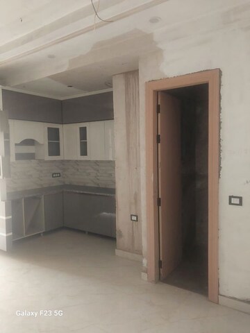 Building Lobby in 2 BHK Builder Floor at Sunshine Apartments Sector 73, Sector 73 – for Sale